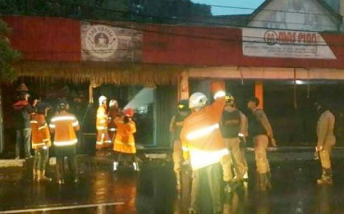 Bengkel Mobil di Jalan Arjuna Terbakar, Diduga Akibat Korsleting Listrik Bengkel Mobil di Jalan Arjuna Terbakar, Diduga Akibat Korsleting Listrik
