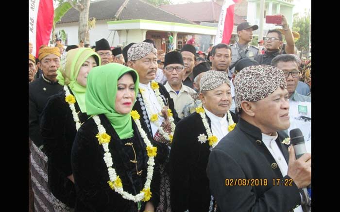 Sisa Sehari Menjabat, Begini Penghormatan Pemkab Madiun kepada Mbah Tarom