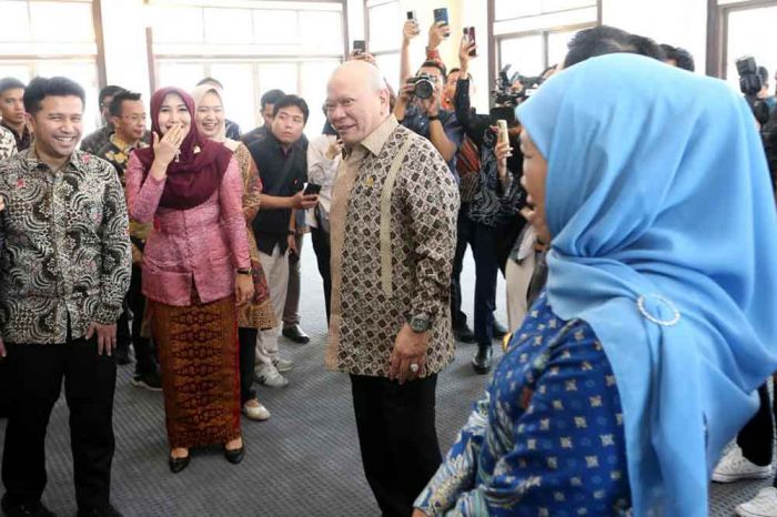 Senator Cantik, Lia Istifhama Apresiasi Sambutan Gubernur Khofifah saat Pembukaan Kantor DPD RI Senator Cantik, Lia Istifhama Apresiasi Sambutan Gubernur Khofifah saat Pembukaan Kantor DPD RI