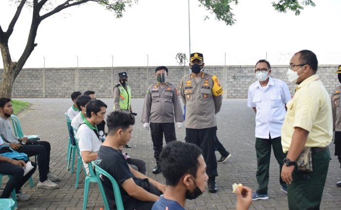 ​Kapolresta Sidoarjo Tinjau Vaksinasi Gotong Royong di PT Kayu Mebel Indonesia