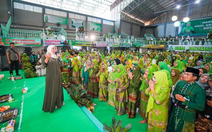 Jelang Keberangkatan Haji, Khofifah Titip CJH Jatim Doakan Perdamaian untuk Palestina