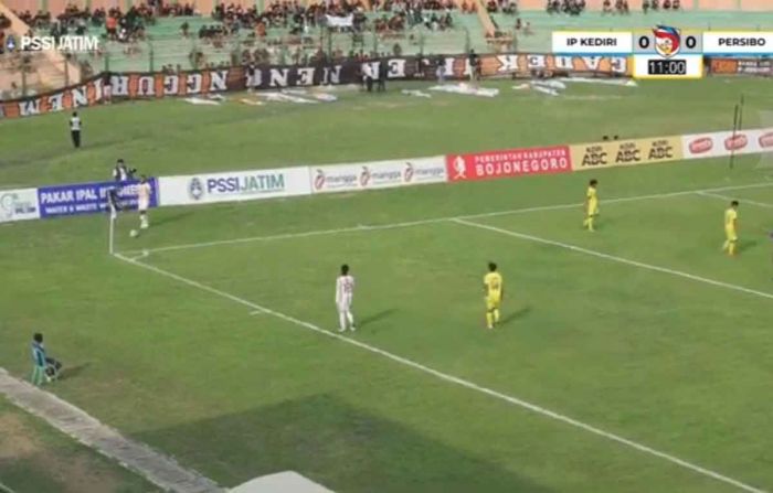 Manajemen Ruwet, Suporter Persibo Ngambek