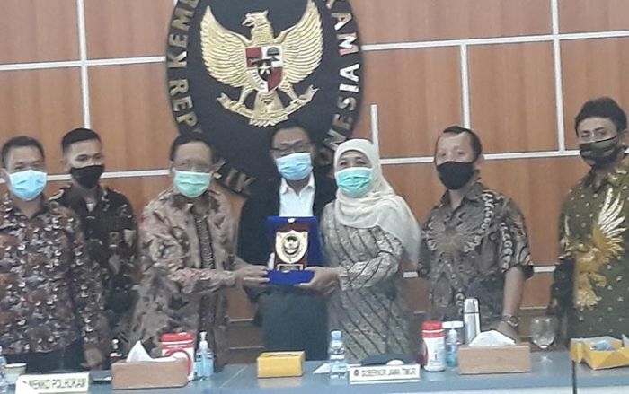 Khofifah Kawal Aspirasi Buruh Jatim Hingga ke Jakarta