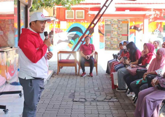 Pemkot Pasuruan Salurkan Bansos Tahap 3, Adi Wibowo: Momentum Silaturahmi Pemerintah dan Warga Pemkot Pasuruan Salurkan Bansos Tahap 3, Adi Wibowo: Momentum Silaturahmi Pemerintah dan Warga
