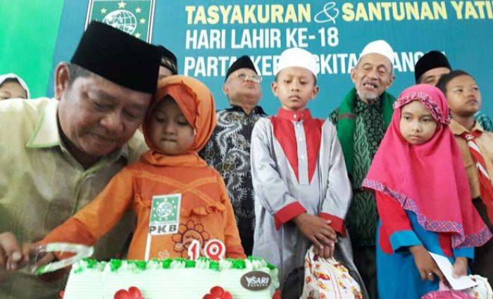 Peringati Harlah ke-18, PKB Sidoarjo Tasyakuran Bareng Ratusan Yatim Piatu