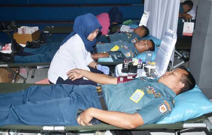 Prajurit Satkor Koarmatim Bantu Selamatkan Nyawa dengan Donor Darah