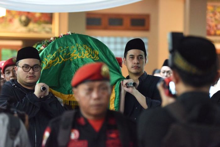 Pj Wali Kota Kediri Lepas Keberangkatan Almarhum Gus Sunoto ke Peristirahatan Terakhir