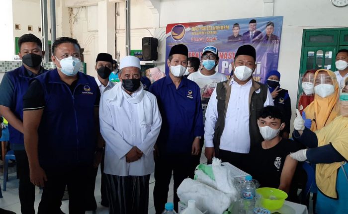 Dihadiri Bupati dan Gus Iwan, NasDem Gresik Laksanakan Serbuan Vaksinasi di Ponpes Al Muniroh