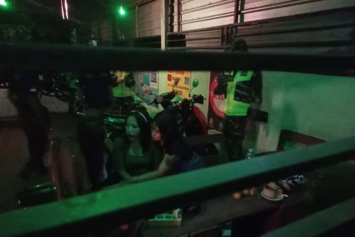 Viral Warkop Karaoke di Kota Pasuruan, Anggota Dewan ini Tegas Membantah Viral Warkop Karaoke di Kota Pasuruan, Anggota Dewan ini Tegas Membantah