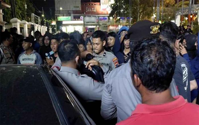 Ahmad Husein Mantan Aktivis Pati Nyaris Diamuk Massa Ahmad Husein Mantan Aktivis Pati Nyaris Diamuk Massa