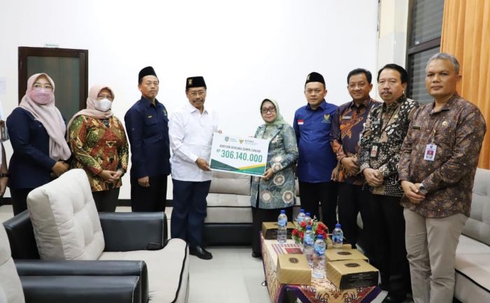 Peduli Cianjur, Bupati Jombang Serahkan Donasi Melalui Baznas Jawa Timur