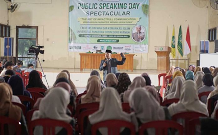 Tingkatkan Keterampilan Komunikasi Generasi Muda, Public Speaking Day Sukses Digelar di UPDN Nganjuk