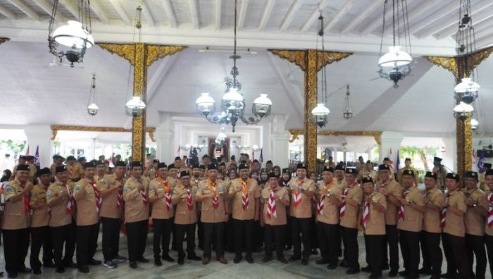 Bupati dan Dandim Sumenep Dilantik Sebagai Pengurus Mabicab Pramuka Bupati dan Dandim Sumenep Dilantik Sebagai Pengurus Mabicab Pramuka