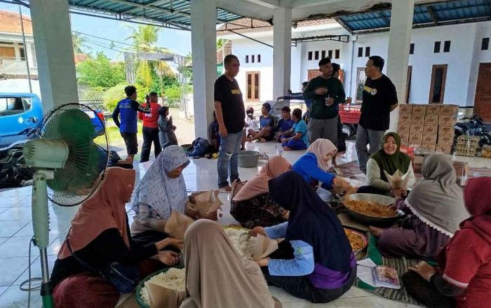 IKA PMII Situbondo Bantu Korban Banjir Bandang