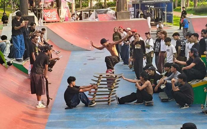 Puluhan Skater Jawa Timur Ramaikan Go Skateboard Day 2025 Kediri di SLG Puluhan Skater Jawa Timur Ramaikan Go Skateboard Day 2025 Kediri di SLG
