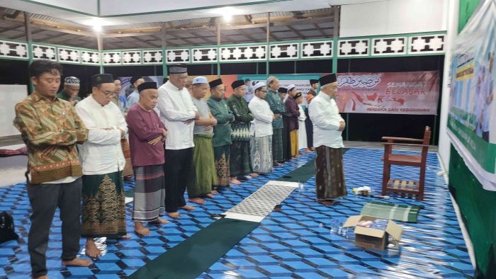 Pesantren di Tengah Hutan Kalteng Buka, 7 Santri Daftar, Kiai Asep Nginap Pimpin Shalat Malam 