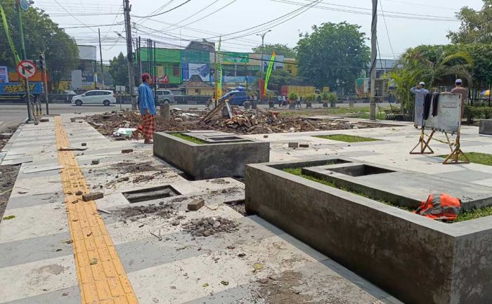 Proyek Revitalisasi Alun-Alun Bangil Tinggal Finishing