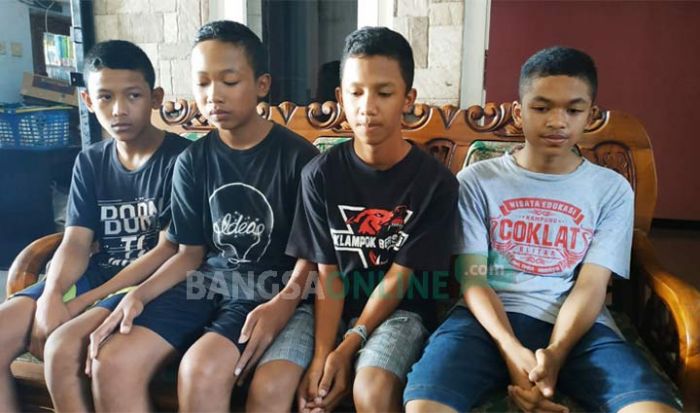 Empat Bocah di Kota Blitar Kembalikan Dompet yang Ditemukan di Jalan, Banjir Pujian Warganet