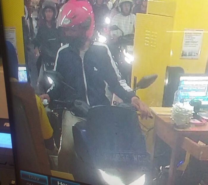 Baru Kenal dari Dating Apps, Motor Wanita ini Dibawa Kabur oleh Pria Logat Madura di BG Junction Baru Kenal dari Dating Apps, Motor Wanita ini Dibawa Kabur oleh Pria Logat Madura di BG Junction