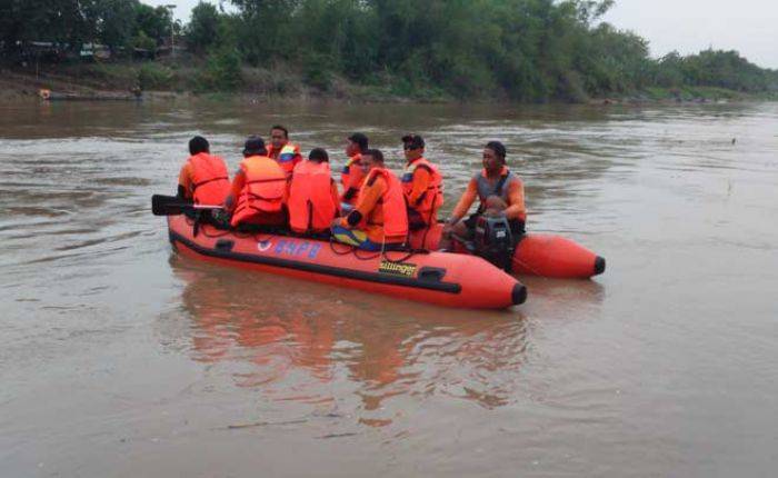 Seberangi Bengawan Solo dengan Batang Pisang, Kuli Bangunan di Bojonegoro Tenggelam