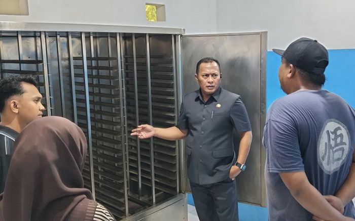 Sidak Dapur MBG di Pademawu Timur, Wabup Pamekasan Pastikan Kebersihan dan Keamanan Pangan
