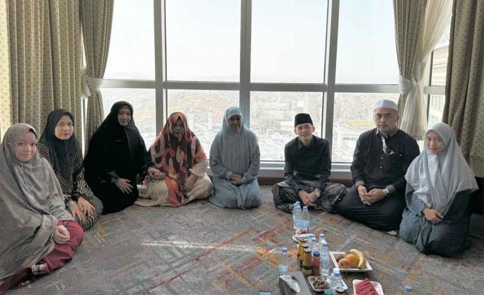 Pertemuan Khofifah dan Gus Iqdam di Mekkah, Ajang Silaturahmi hingga Tukar Pikiran