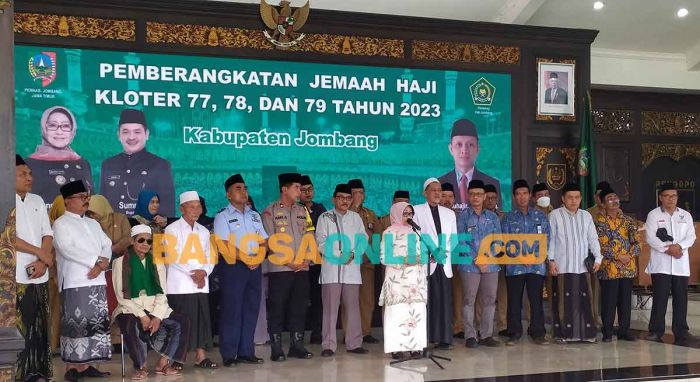 Bupati Jombang Berangkatkan 3 Kloter Jemaah Haji