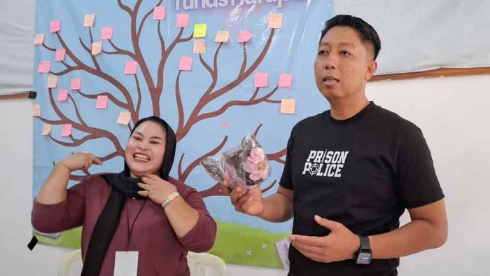 Pelatihan Merajut untuk Warga Binaan Resmi Dimulai, Kalapas Kediri Imbau WBP Latihan Serius