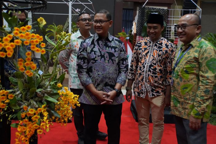 Ribuan Pengunjung Meriahkan Batu Shining Orchid Week 2024 di Balai Kota Batu