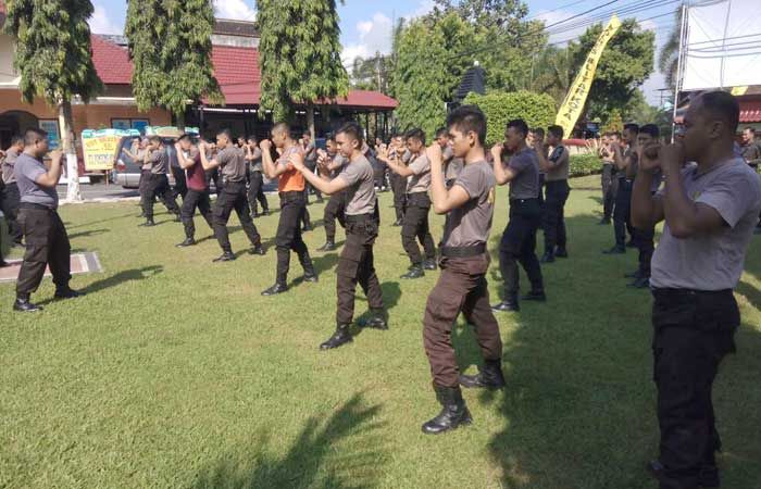 Antisipasi Aksi Teror, Polres Blitar Kota Latih Anggota Bela Diri