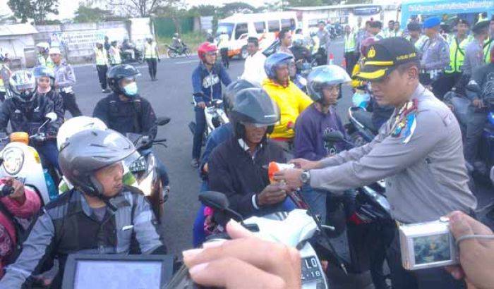 Polres Gresik Siagakan Petugas 24 Jam di Titik Rawan Macet