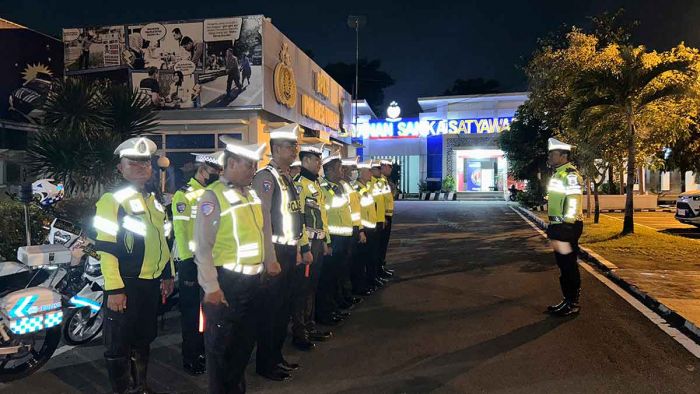 Viral Video Protes Penumpang Bus Peziarah dari Pasuruan di Tuban, Polisi Tilang Sopir Viral Video Protes Penumpang Bus Peziarah dari Pasuruan di Tuban, Polisi Tilang Sopir