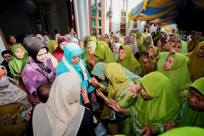 Bersama Gus Reza Lirboyo, Khofifah Minta Baca Al Quran Satu Hari Satu Juz dan Perbanyak Shalawat