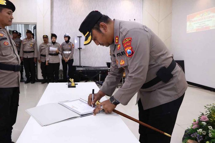 ​Menuju Wilayah Bebas Korupsi, Kapolres Ngawi Pimpin Penandatangan Pakta Integritas 2023