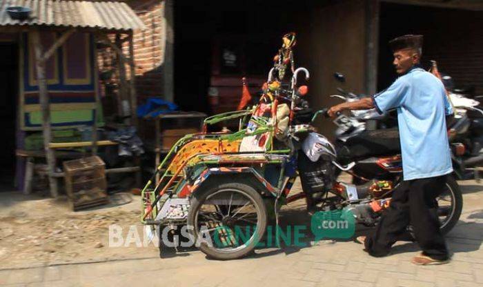 Demi Pergi Haji, Tukang Becak di Jombang ini Nabung 20 Tahun 