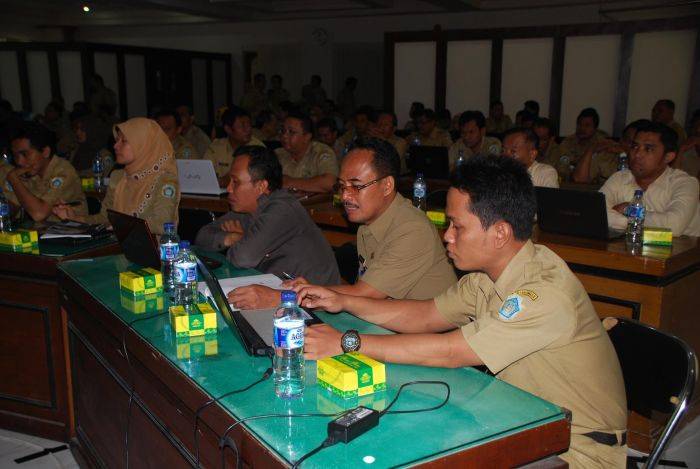 Pejabat Pemkab Lamongan Diajari e-Office