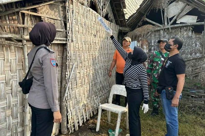 Terlilit Utang di Pinjol, Pria di Tuban Nekat Gantung Diri Terlilit Utang di Pinjol, Pria di Tuban Nekat Gantung Diri