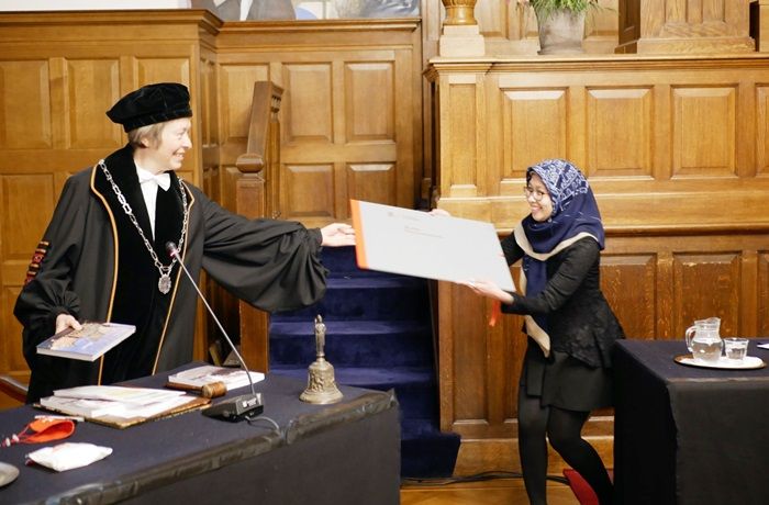 Isti Hidayati, ​Mahasiswi Indonesia Raih Disertasi PhD Terbaik dari University of Groningen Belanda