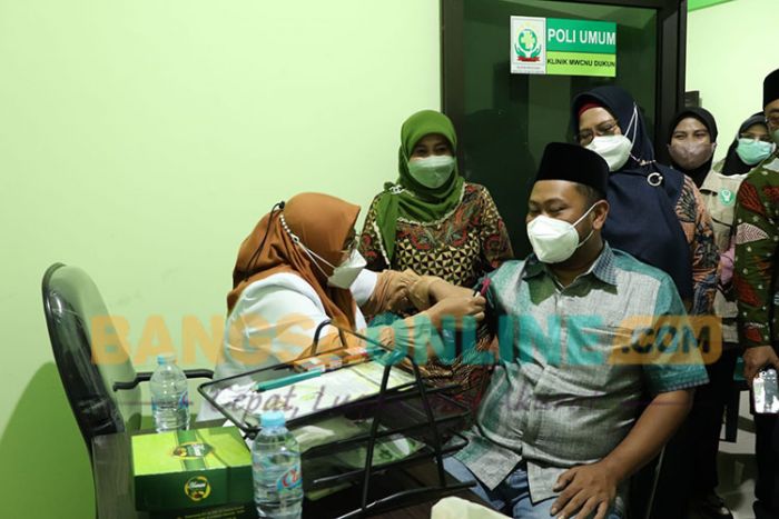 Bersama Wakilnya, Bupati Gresik Resmikan Klinik Pratama An Nahdlah MWC Mabarrot Dukun