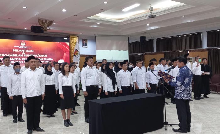 KPU Kota Batu Lantik 72 Anggota PPS, Pj Wali Kota Siapkan Penghargaan untuk yang Berprestasi