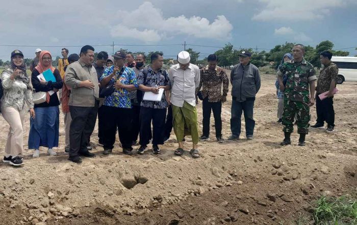 Kunker ke Lokasi Penutupan Saluran Irigasi di Mimbaan, Komisi III DPRD Situbondo Berikan Solusi