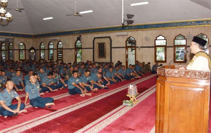 Sebagai Benteng Iman, Koarmada II Gelar Kusri Agama Rutin