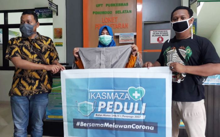 Bersama Lawan Covid-19, Ikasmaza-07 Berikan Bantuan APD ke 31 Puskesmas Ponorogo