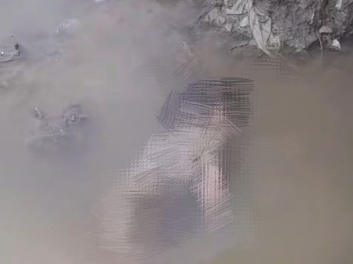 Bocah Laki-Laki Ditemukan Tewas Terapung di Sungai Kalimas Surabaya, Diduga Sempat Tenggelam Bocah Laki-Laki Ditemukan Tewas Terapung di Sungai Kalimas Surabaya, Diduga Sempat Tenggelam
