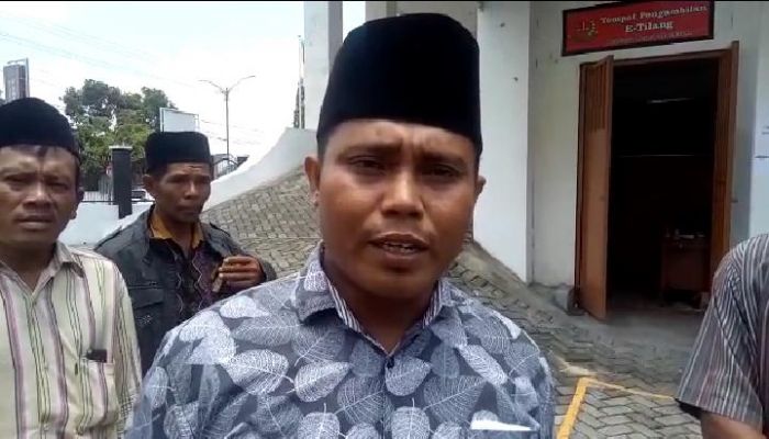 Warga Tuntut Kepastian Hukum Kasus Raskin Kades Larangan Tokol Pamekasan