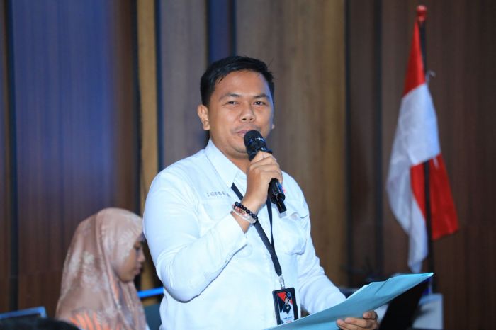 Ketika Gen Z Memilih Blackberry: Menata Ulang Panggung Kehumasan di Tengah Kebisingan Digital Ketika Gen Z Memilih Blackberry: Menata Ulang Panggung Kehumasan di Tengah Kebisingan Digital