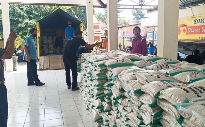 Pemkab Kediri Salurkan Bansos Beras untuk Masyarakat Kecamatan Mojo