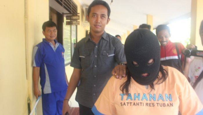 Nyambi Jual Karnopen, Penjual Rujak di Tuban Diciduk Polisi
