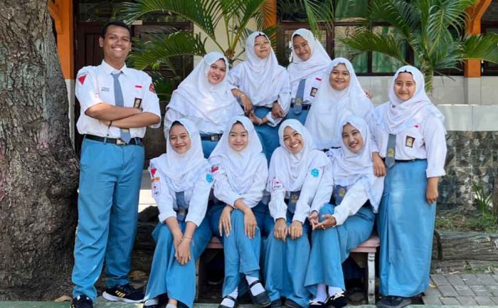 Puisi-Puisi Karya Siswa SMAN 1 Kraksaan Puisi-Puisi Karya Siswa SMAN 1 Kraksaan