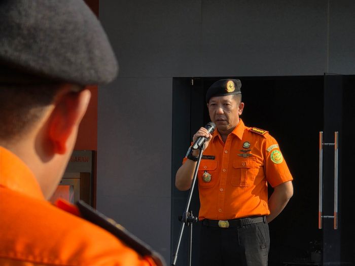 Basarnas Surabaya Siaga Hadapi Banjir Akibat Hujan Deras dan Beri Imbauan Warga